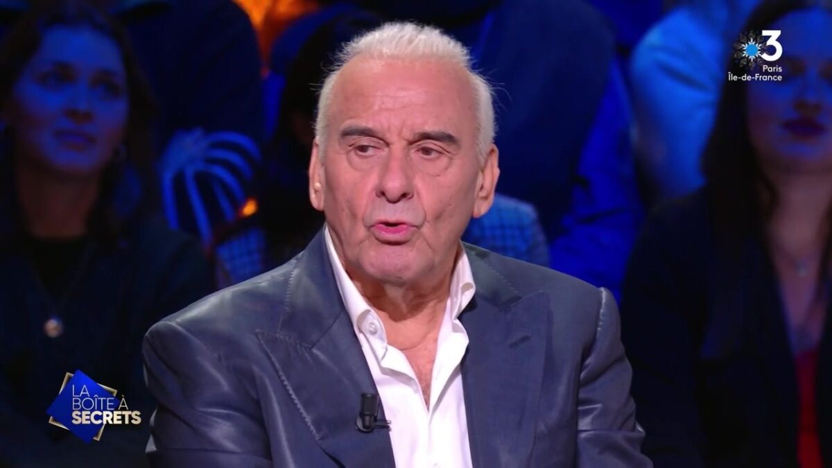 Michel Fugain sur le plateau de La boîte à secrets, vendredi 3 janvier 2025.